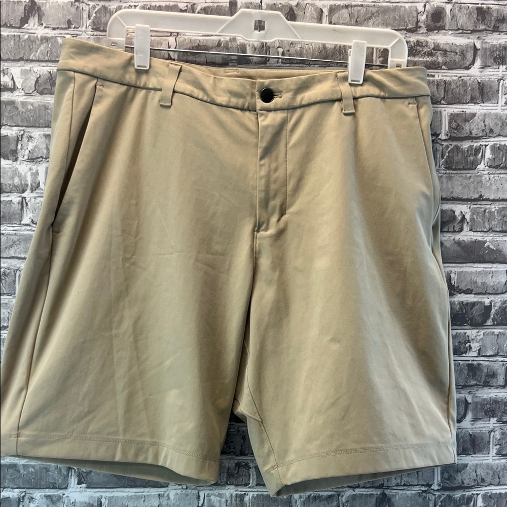 Men's Lululemon Beige shorts - Picture 5 of 12